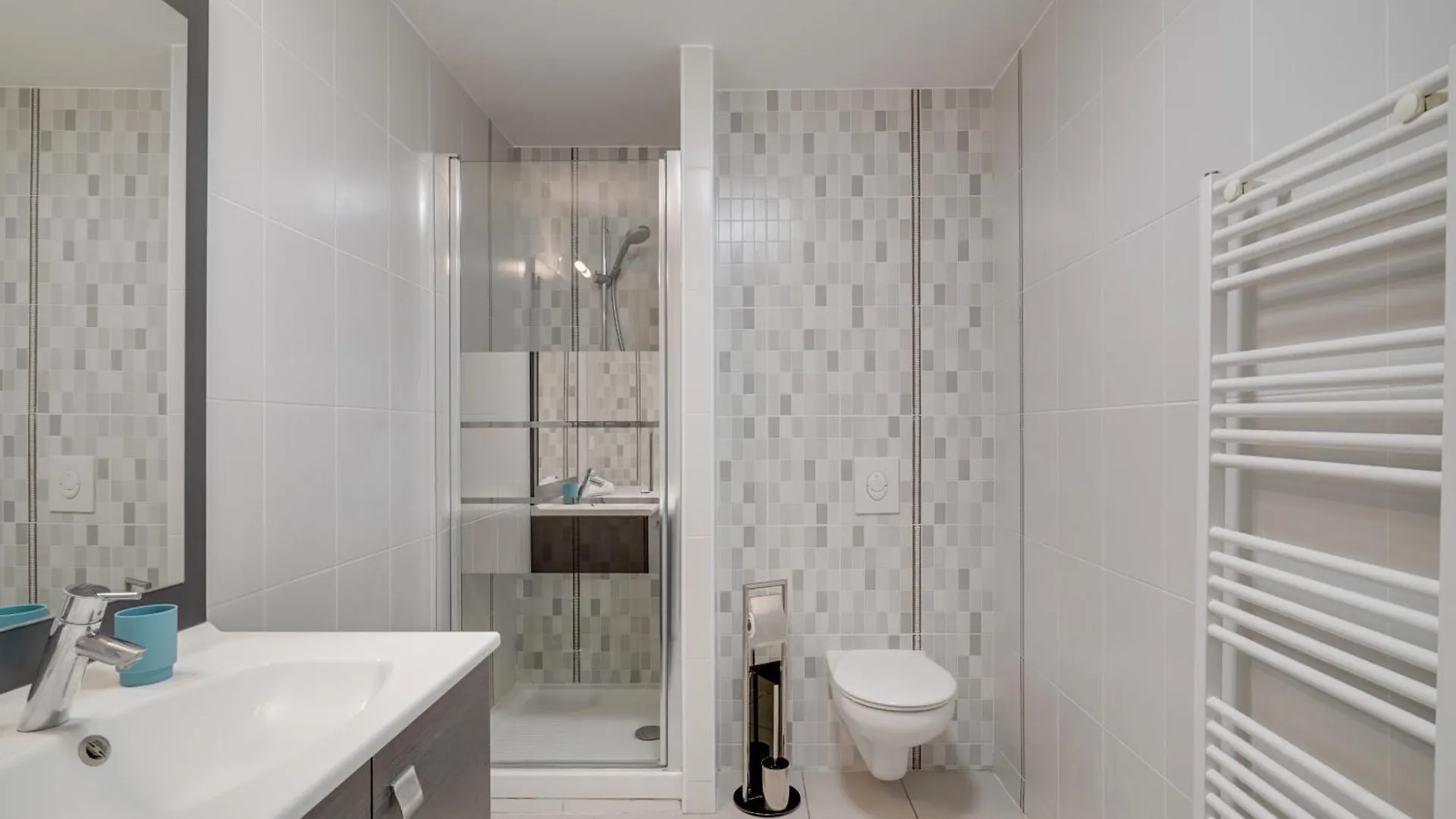 Le Galet, Appartement De Standing, Hyper Centre, Parking Prive, A 100 M De La Mer Antibes Apartment