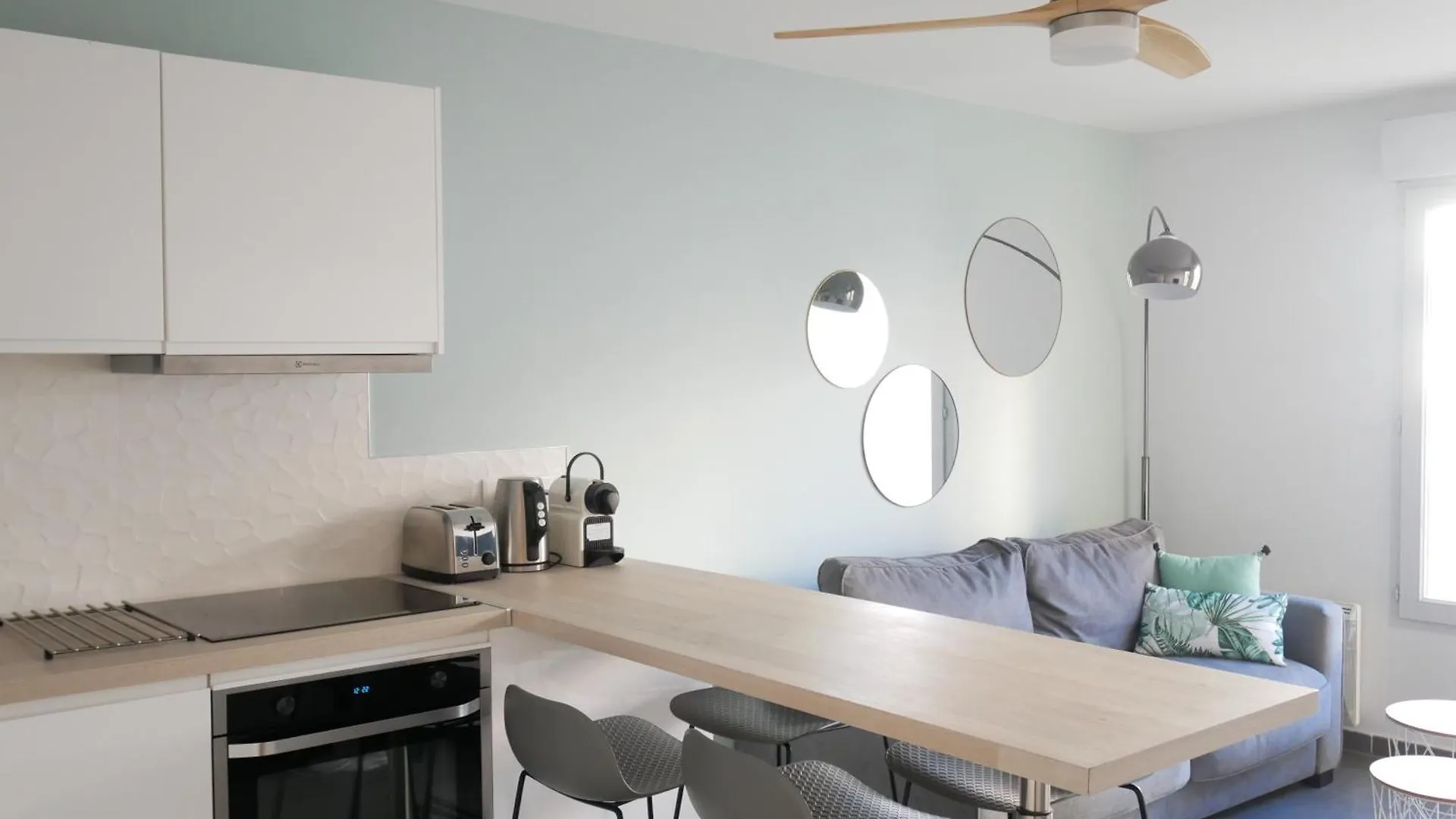 Le Galet, Appartement De Standing, Hyper Centre, Parking Prive, A 100 M De La Mer Antibes 0*,  Frankrijk